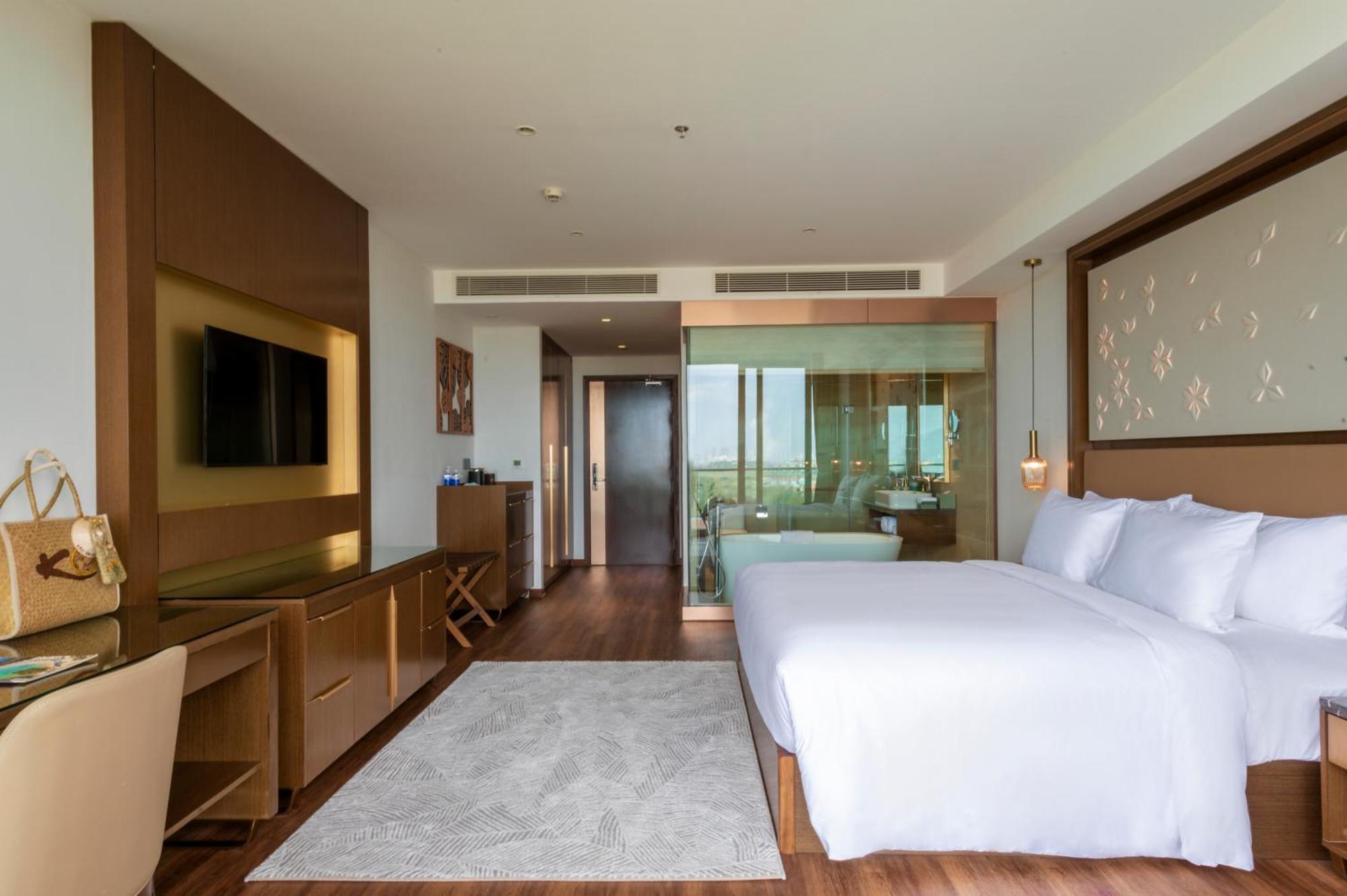 Koi Resort & Residence Da Nang Exterior photo